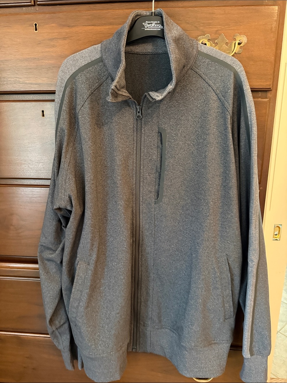 Lululemon Men's large Gray Full-Zip Lightweight Jacket